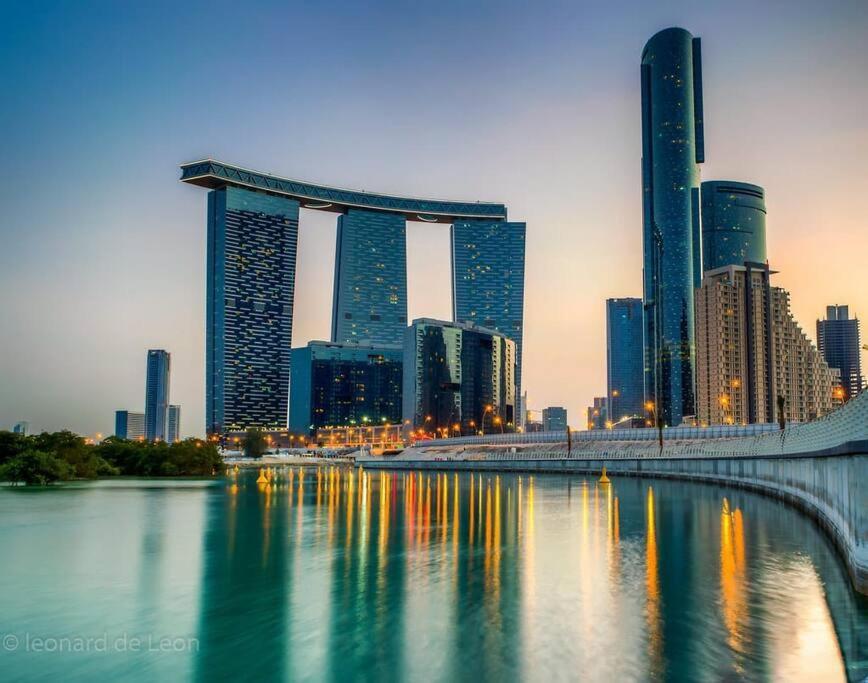 Cozy 1Br In Iconic Tower Apartamento Abu Dhabi Exterior foto